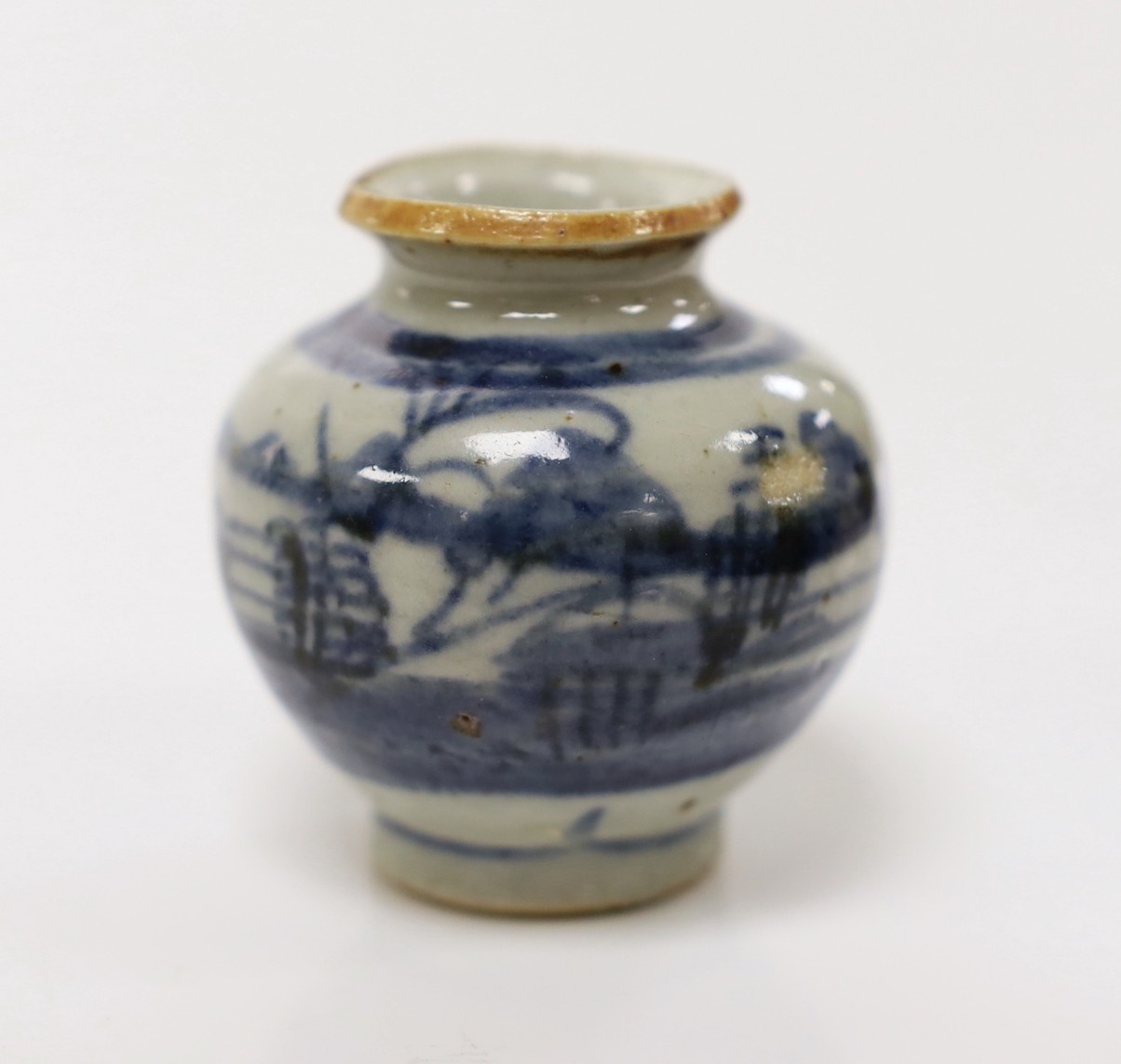 An 18th century Chinese blue and white jarlet, 6cms high